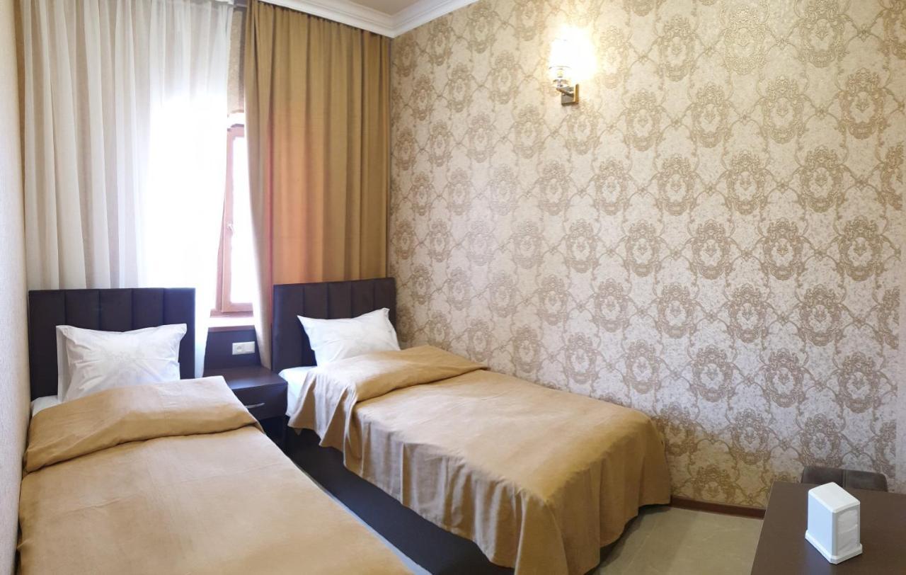 Khrchit Hotel Martuni Ngoại thất bức ảnh
